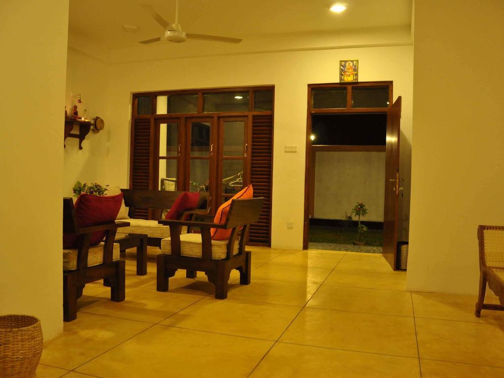 Helis Place Bed and Breakfast Unawatuna Esterno foto