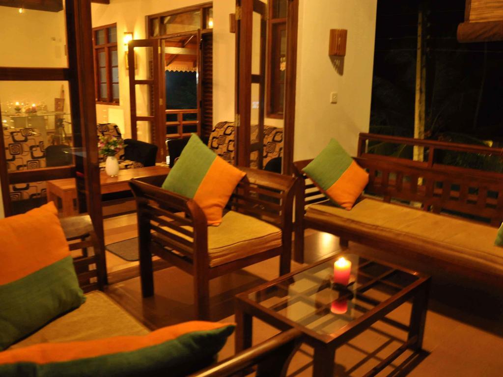 Helis Place Bed and Breakfast Unawatuna Esterno foto