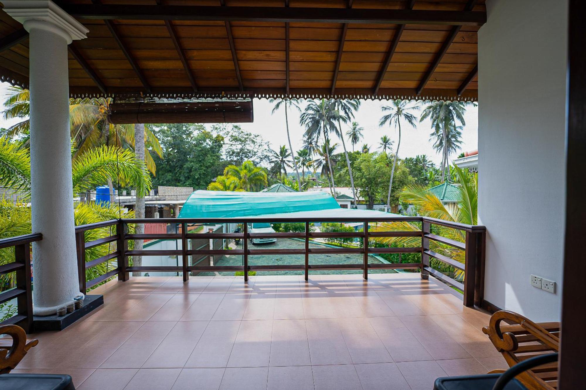 Helis Place Bed and Breakfast Unawatuna Esterno foto