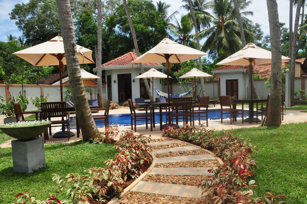 Helis Place Bed and Breakfast Unawatuna Esterno foto