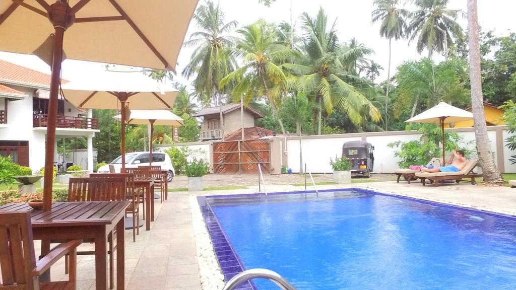 Helis Place Bed and Breakfast Unawatuna Esterno foto